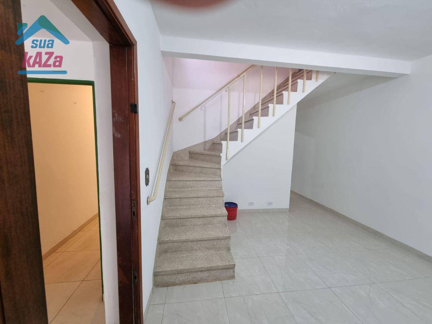 Sobrado à venda com 2 quartos, 180m² - Foto 2