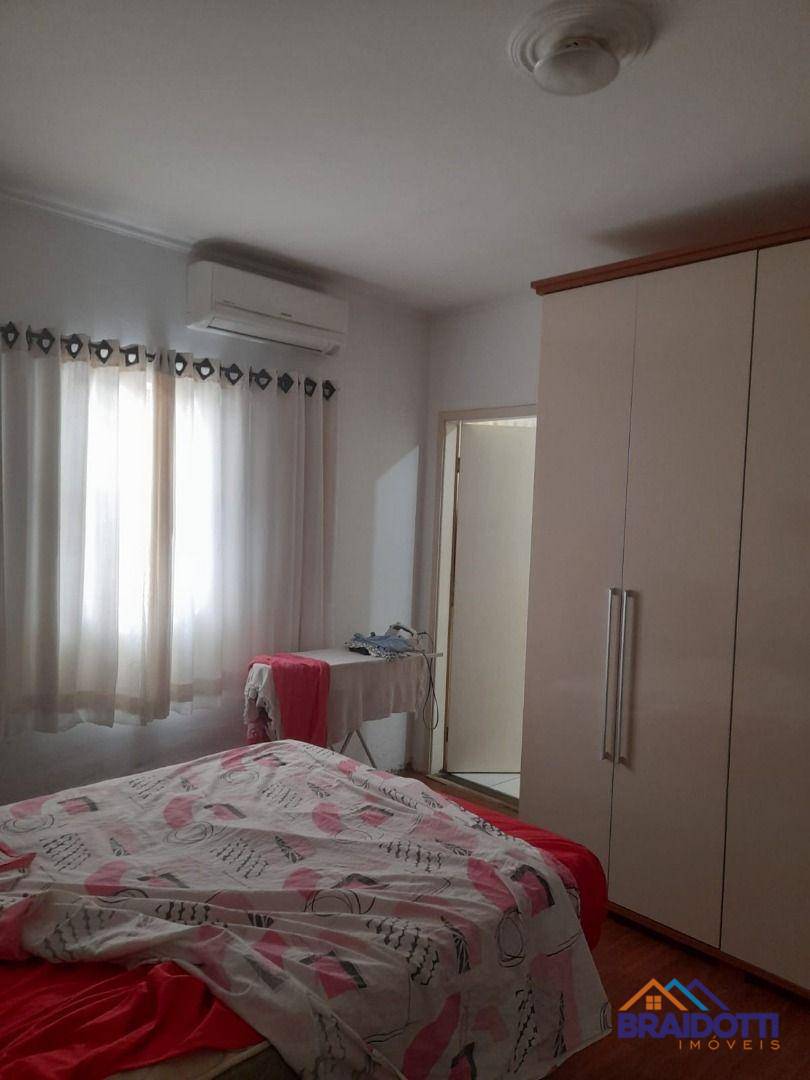 Casa à venda com 2 quartos, 80m² - Foto 19