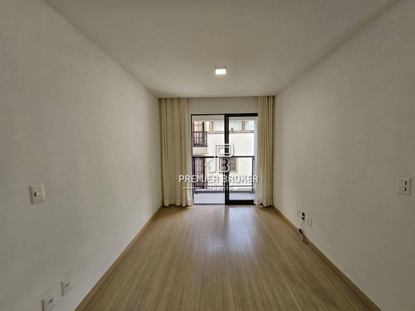 Apartamento à venda com 1 quarto, 50m² - Foto 2