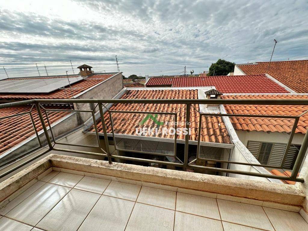 Casa à venda com 3 quartos, 110m² - Foto 14