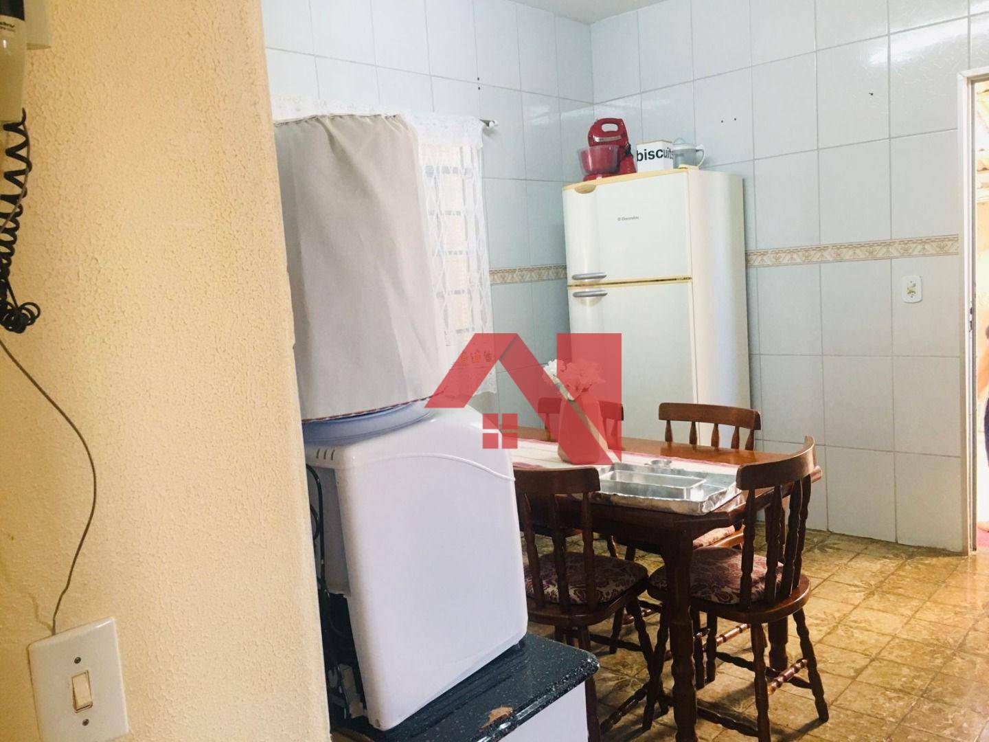 Casa à venda com 2 quartos, 302m² - Foto 3