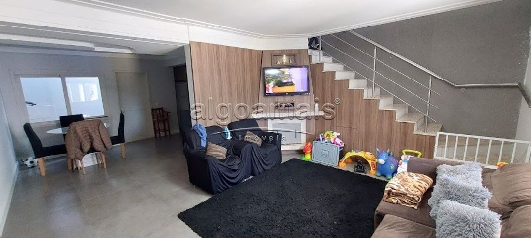 Casa à venda com 5 quartos, 100m² - Foto 3