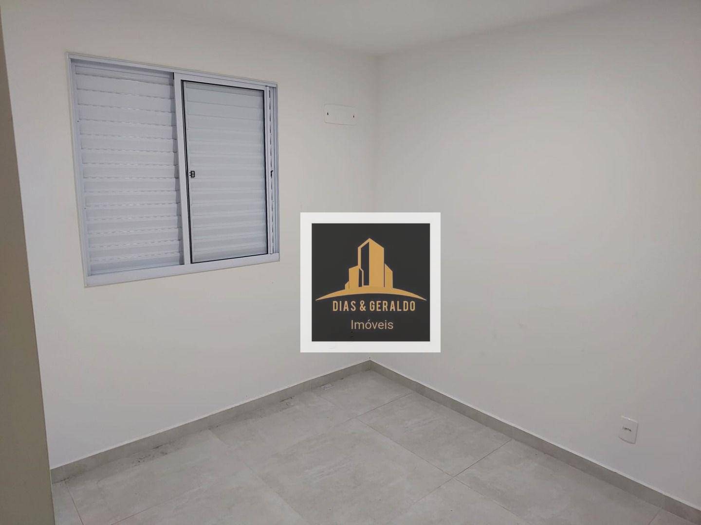 Apartamento para alugar com 2 quartos, 40m² - Foto 12