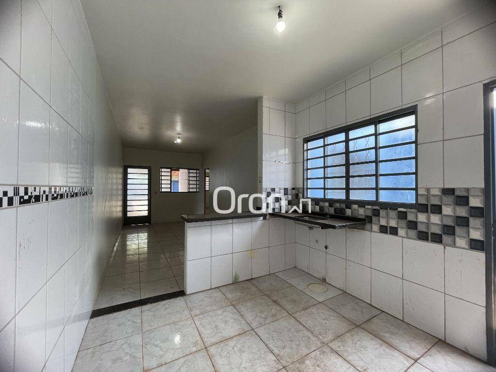 Casa à venda com 2 quartos, 86m² - Foto 2