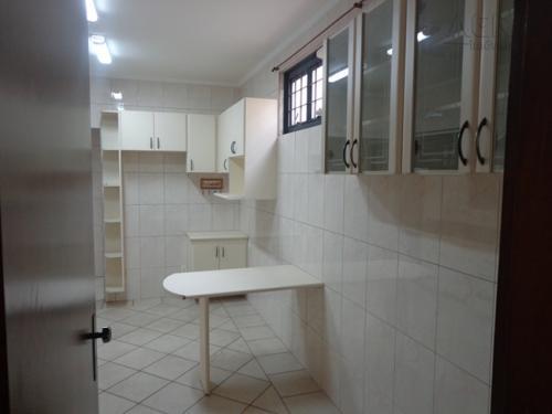 Casa à venda e aluguel com 3 quartos, 240m² - Foto 5