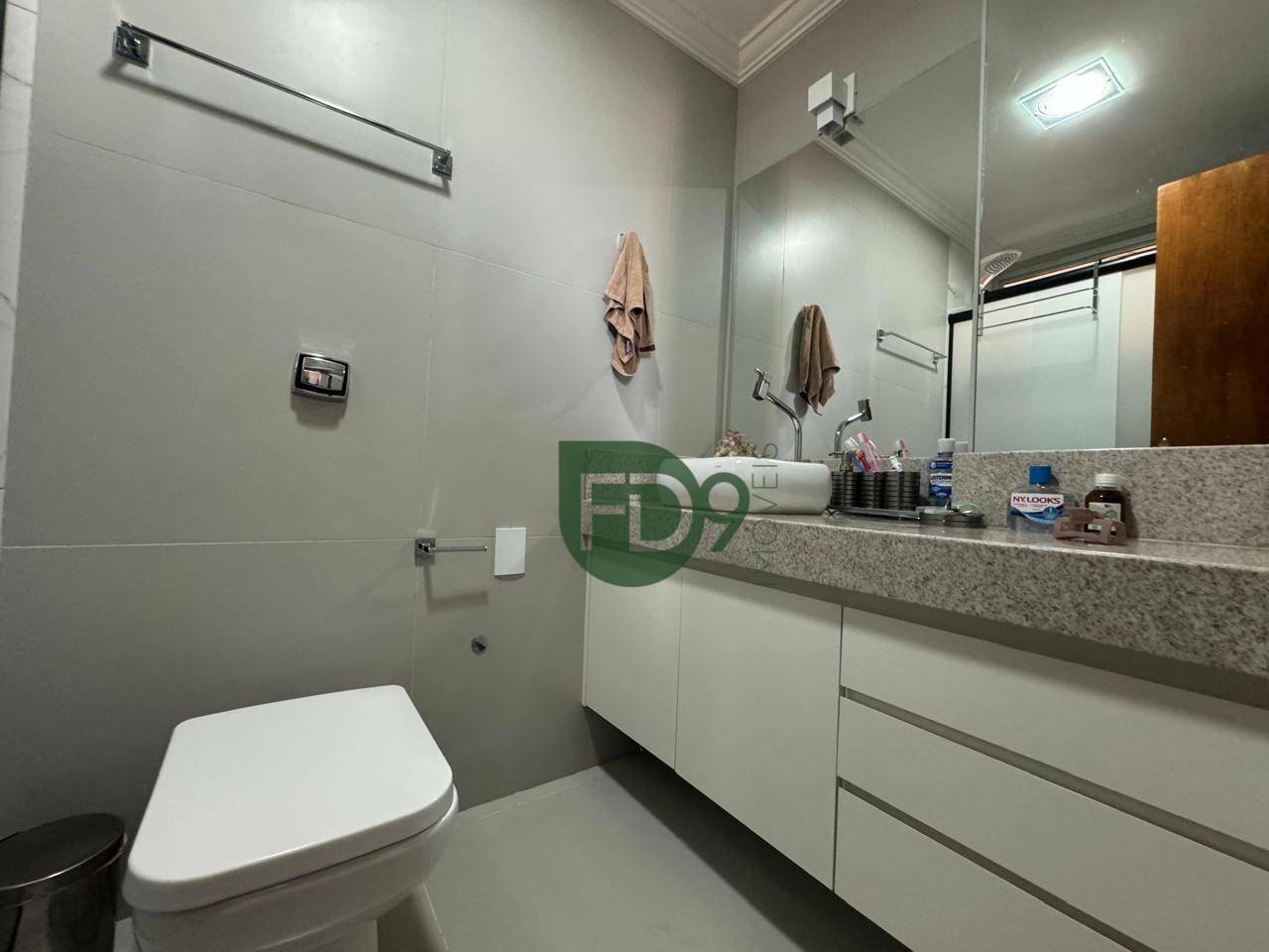 Apartamento à venda com 3 quartos, 110m² - Foto 17