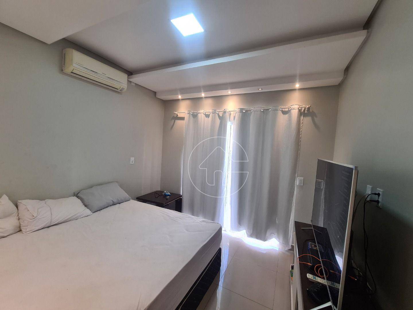 Casa à venda com 3 quartos, 300m² - Foto 4