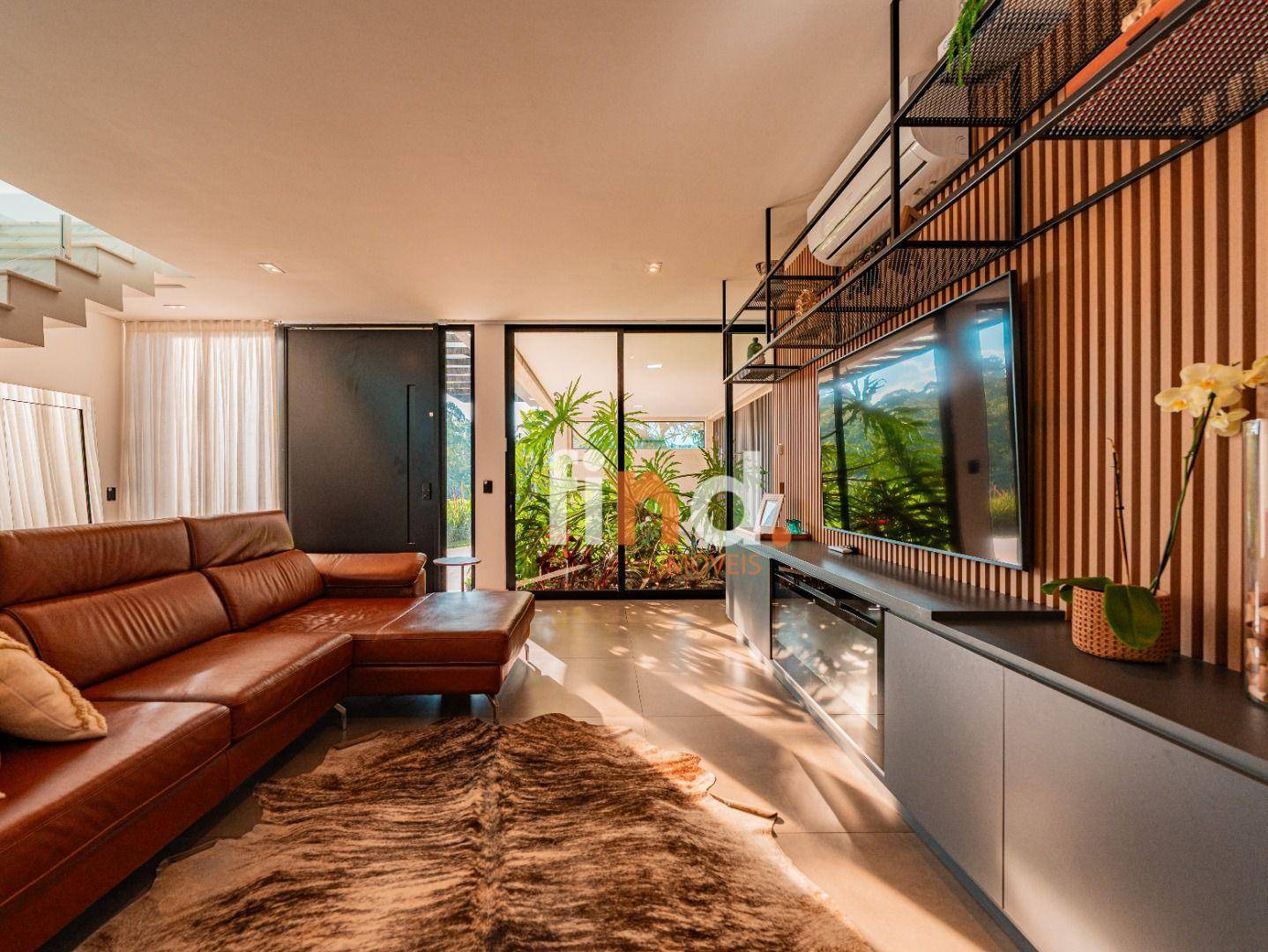 Casa de Condomínio à venda e aluguel com 3 quartos, 380m² - Foto 2