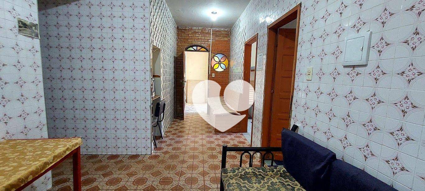 Casa à venda com 7 quartos, 1m² - Foto 6