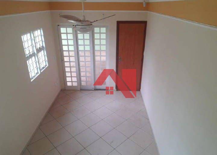 Casa à venda com 2 quartos, 175m² - Foto 1