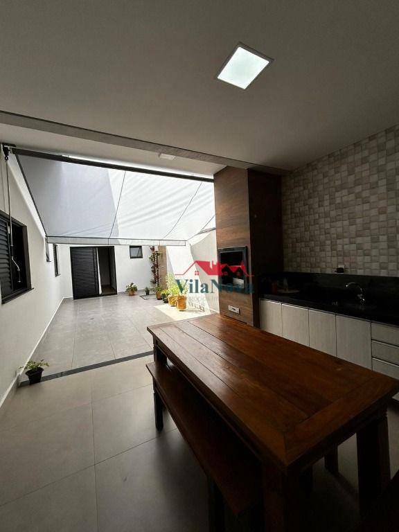 Casa de Condomínio à venda com 3 quartos, 145m² - Foto 1