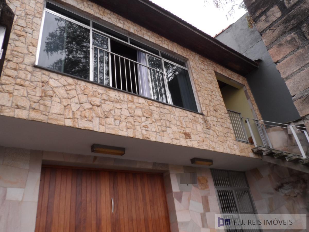 Casa à venda com 2 quartos, 200m² - Foto 1