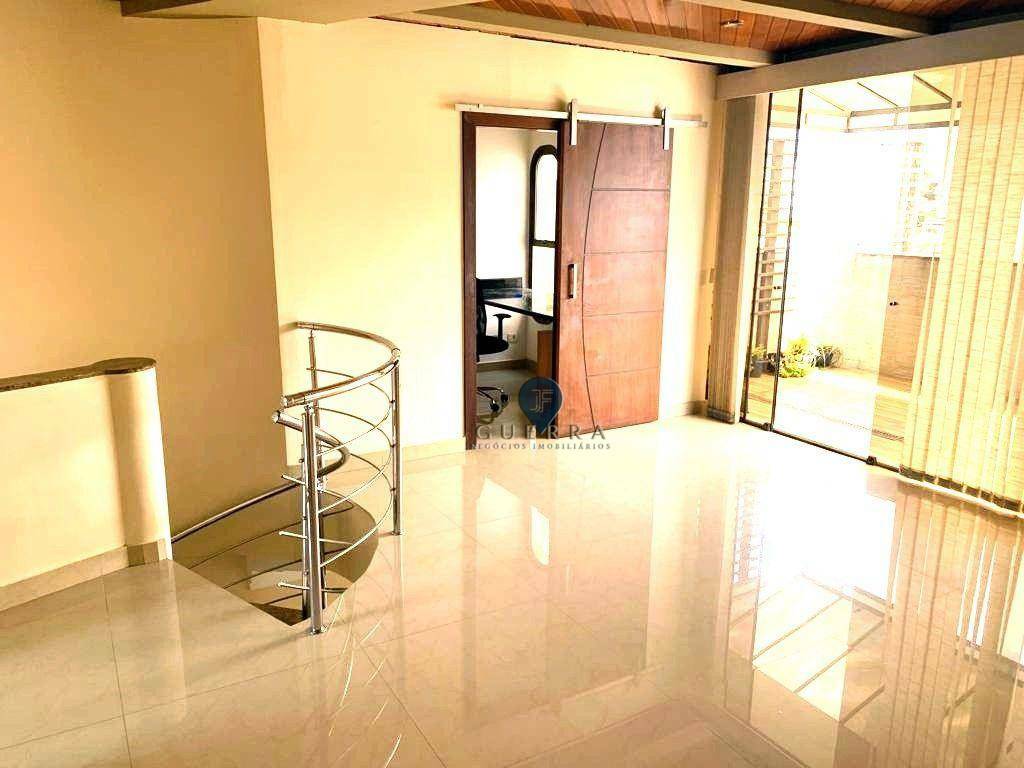 Cobertura à venda com 3 quartos, 350m² - Foto 1