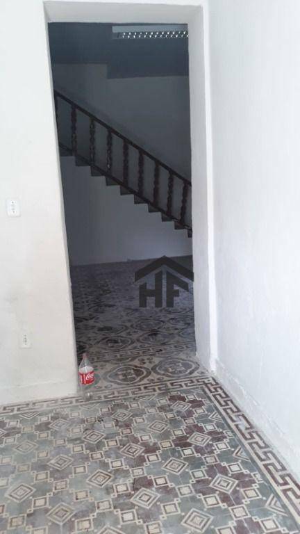 Casa à venda e aluguel com 5 quartos, 200m² - Foto 17