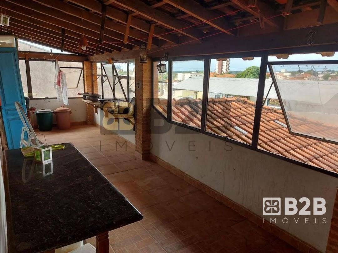 Casa à venda com 5 quartos, 232m² - Foto 28