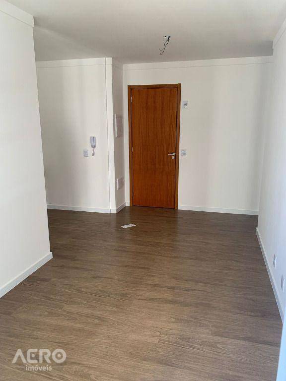 Apartamento à venda com 2 quartos, 60m² - Foto 9