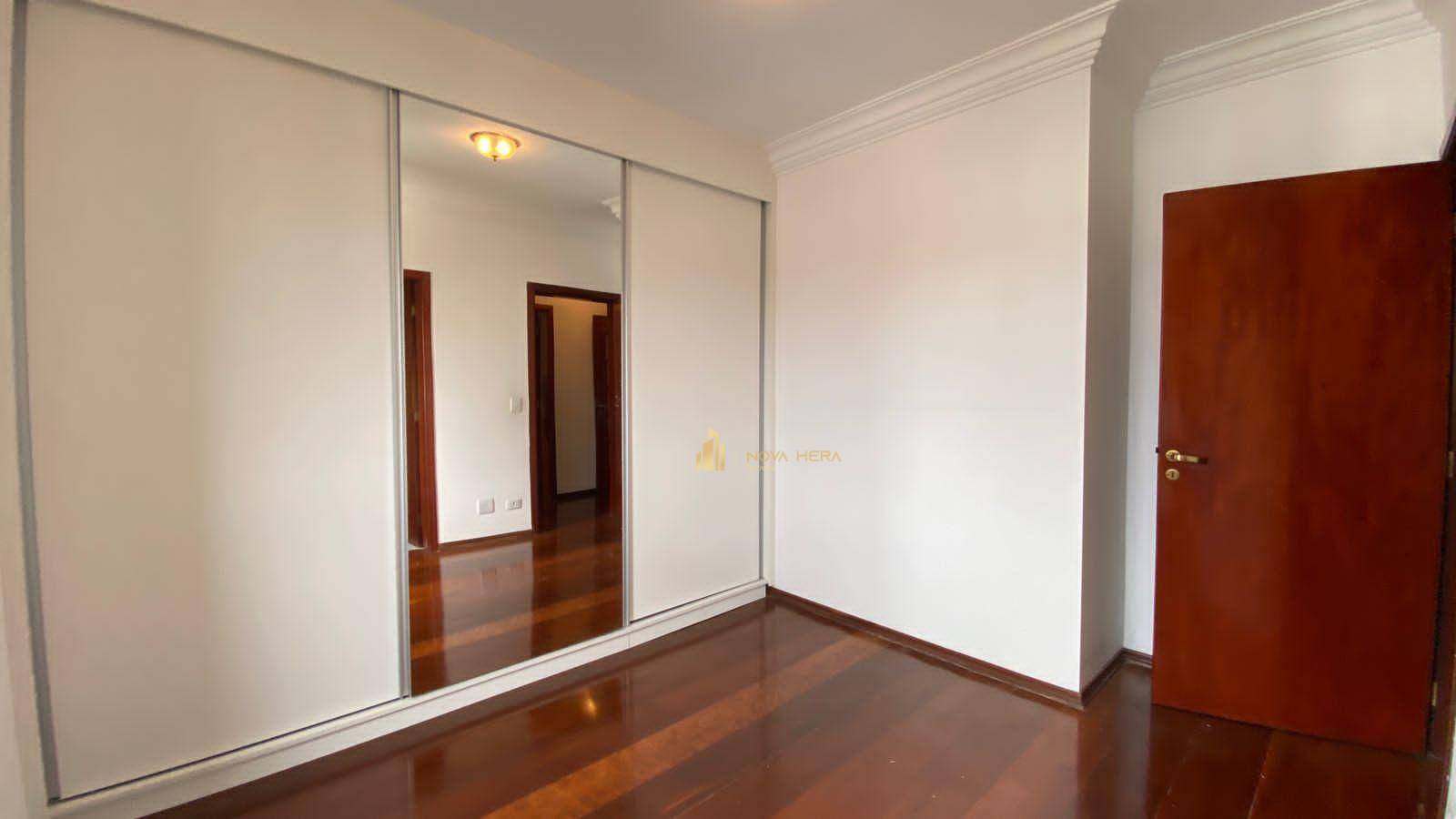 Apartamento à venda com 3 quartos, 130m² - Foto 3