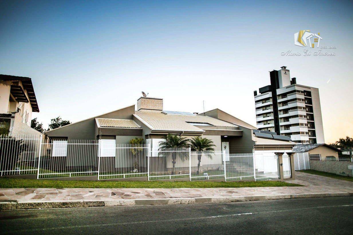 Casa à venda e aluguel com 4 quartos, 425m² - Foto 2