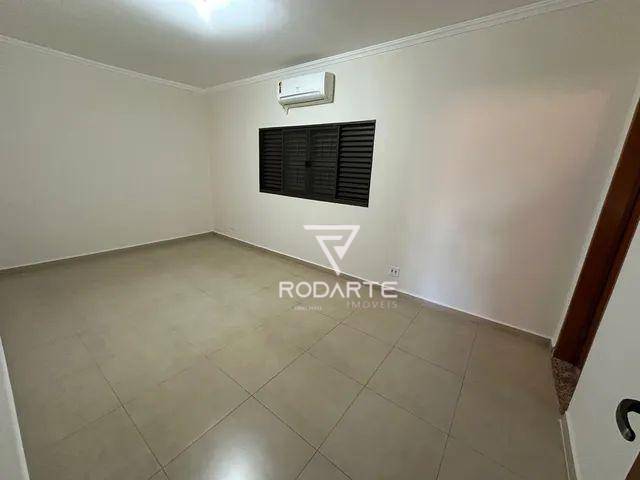 Casa à venda com 3 quartos, 180m² - Foto 1