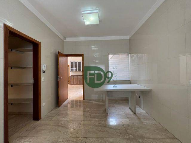 Casa à venda com 3 quartos, 220m² - Foto 5