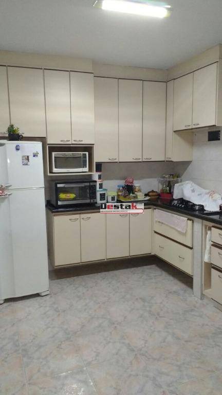 Sobrado à venda com 3 quartos, 274m² - Foto 4