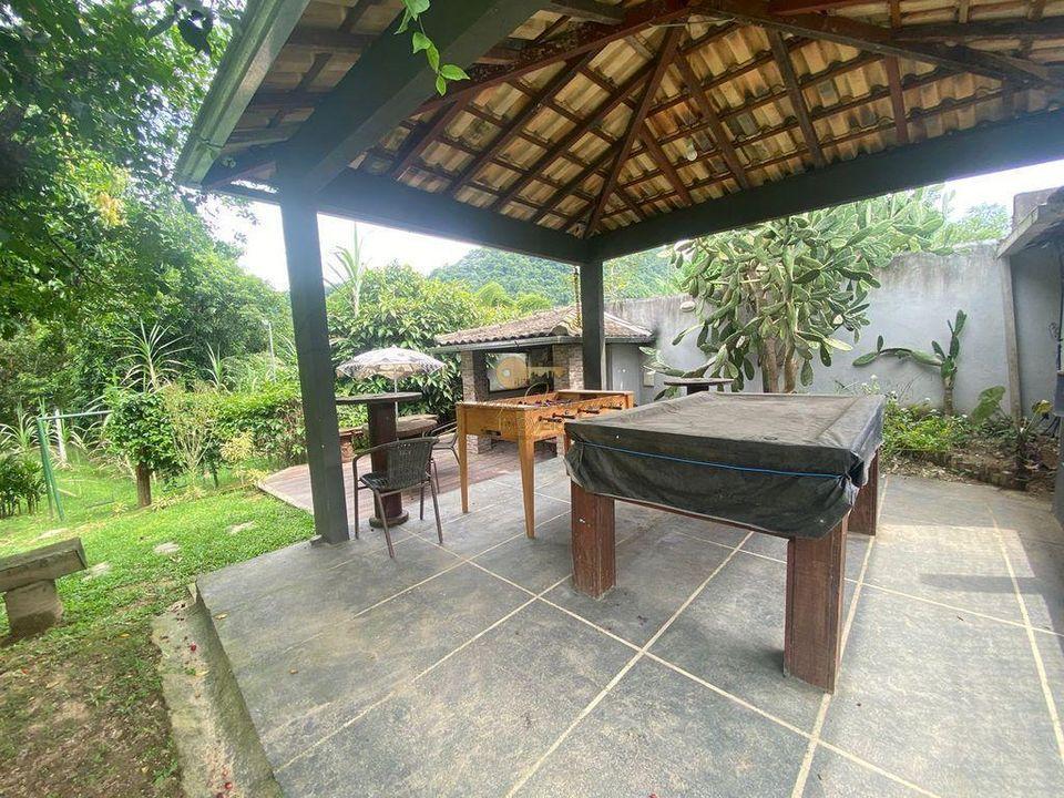 Casa à venda com 8 quartos, 1800m² - Foto 7