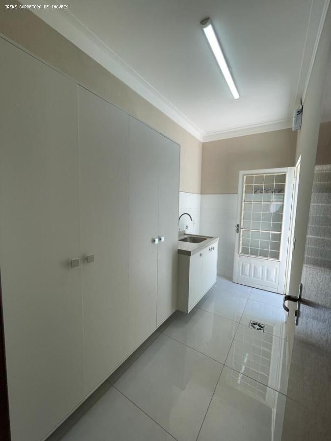 Casa à venda com 2 quartos, 281m² - Foto 13