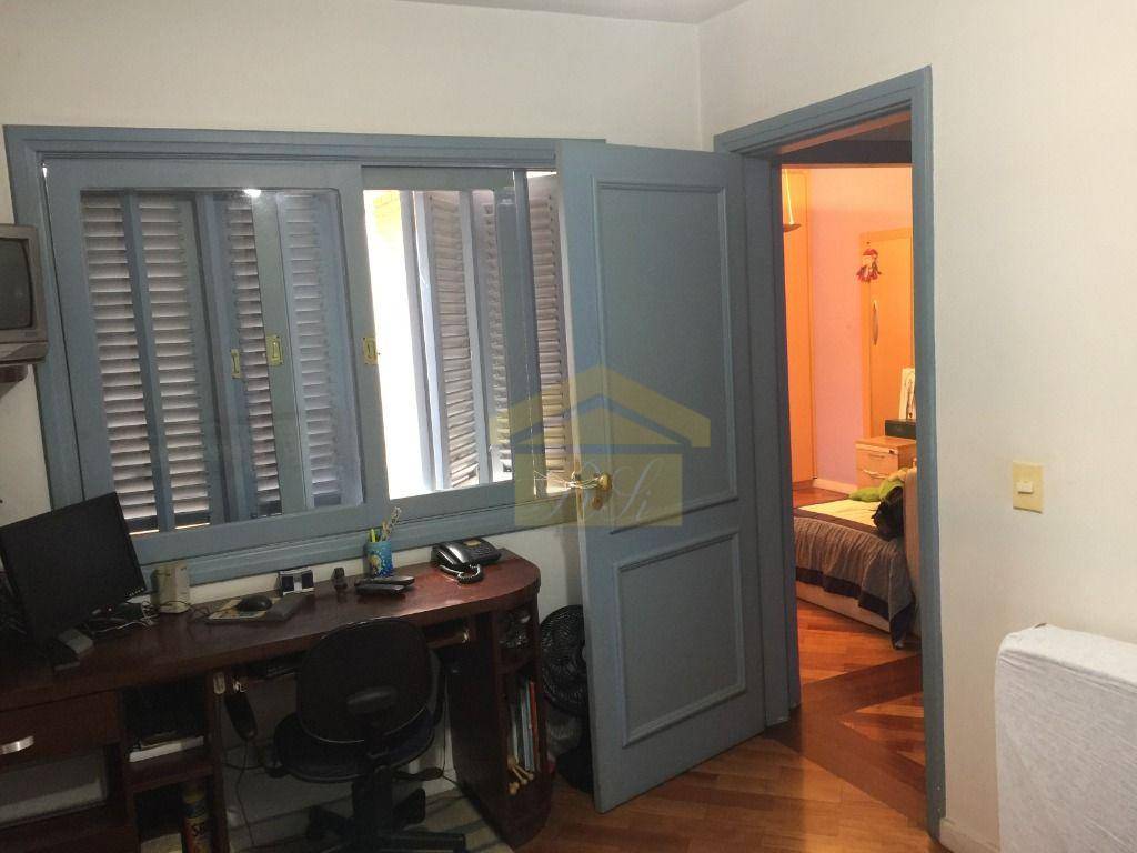 Casa à venda com 3 quartos, 220m² - Foto 18