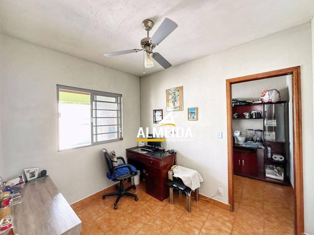 Casa, 4 quartos, 245 m² - Foto 5