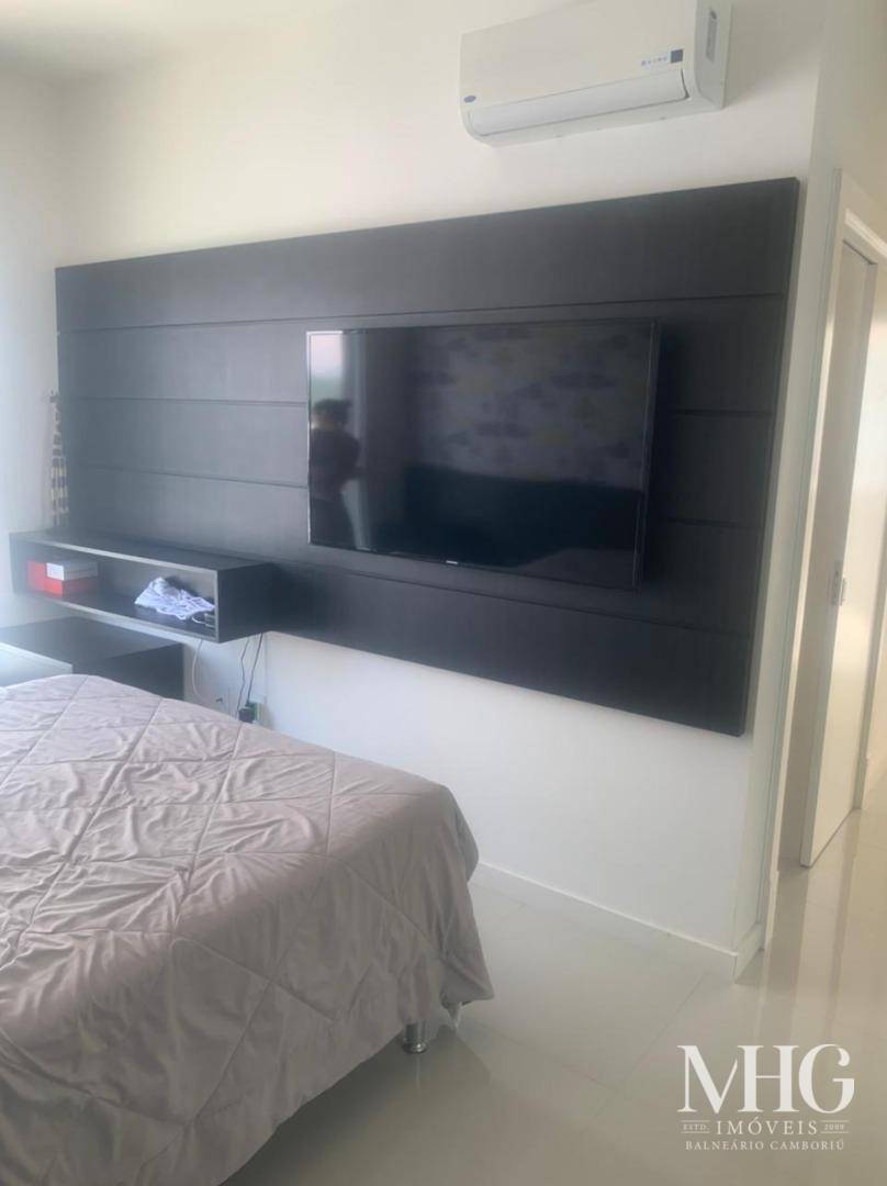 Apartamento à venda com 3 quartos, 131m² - Foto 4