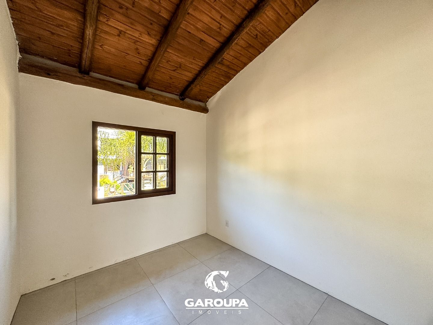 Casa à venda com 2 quartos, 70m² - Foto 11