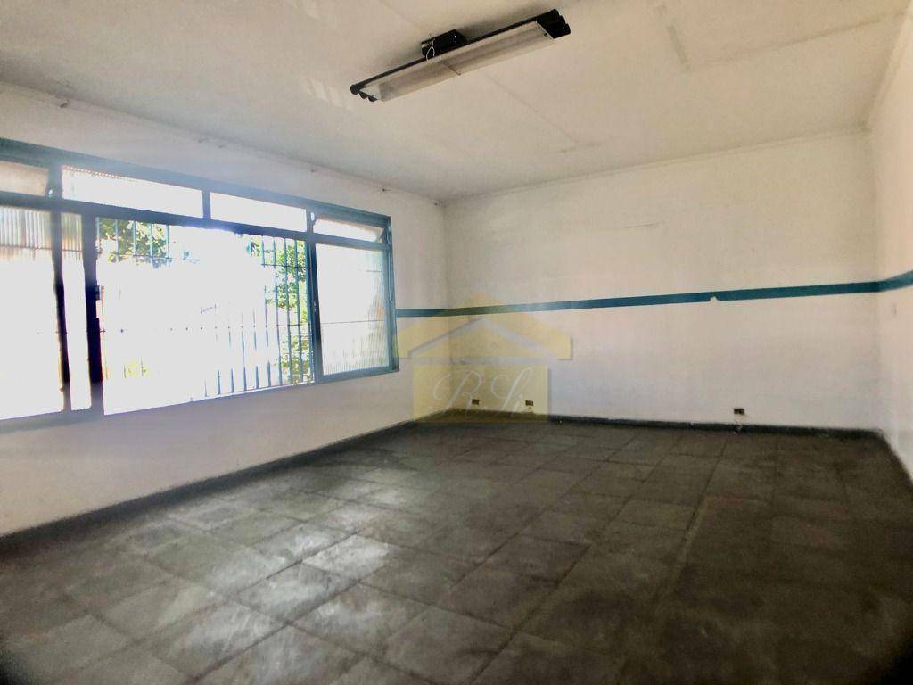 Sobrado à venda com 3 quartos, 250m² - Foto 1