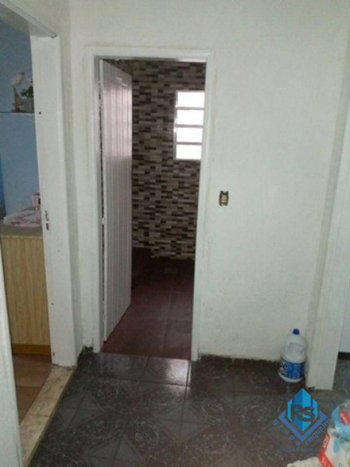 Casa à venda e aluguel com 6 quartos, 210m² - Foto 3