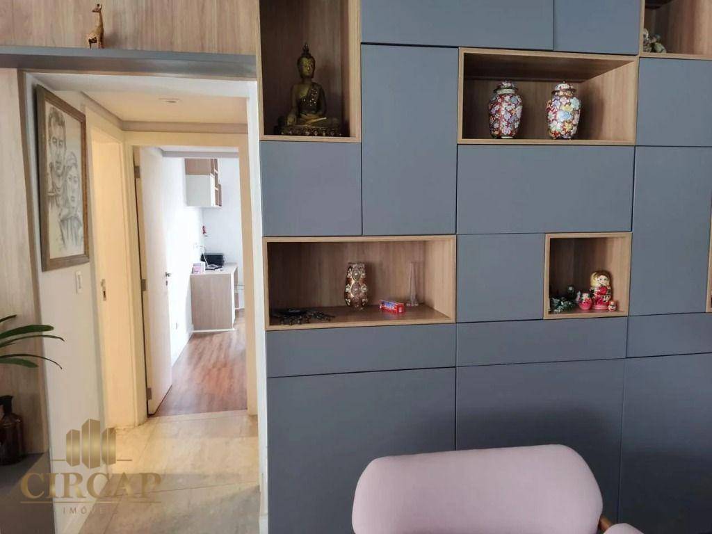 Apartamento à venda com 3 quartos, 121m² - Foto 8