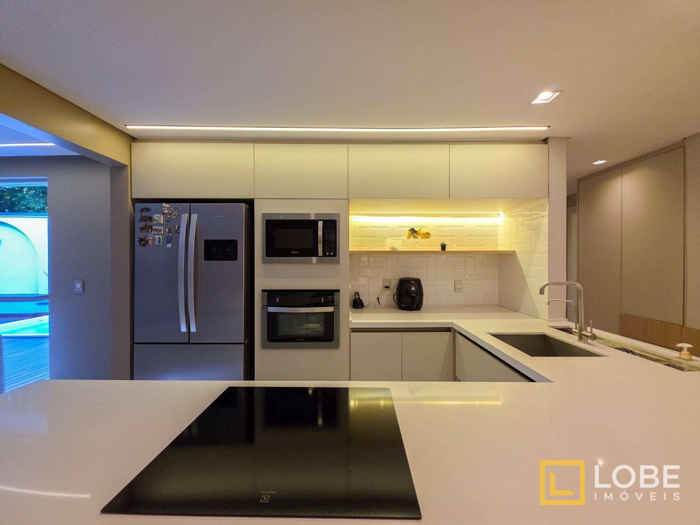 Casa à venda com 3 quartos, 330m² - Foto 11