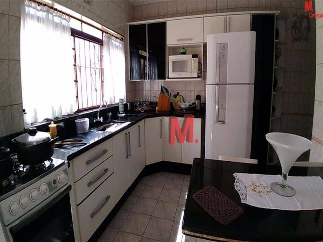 Casa à venda com 3 quartos, 350m² - Foto 11