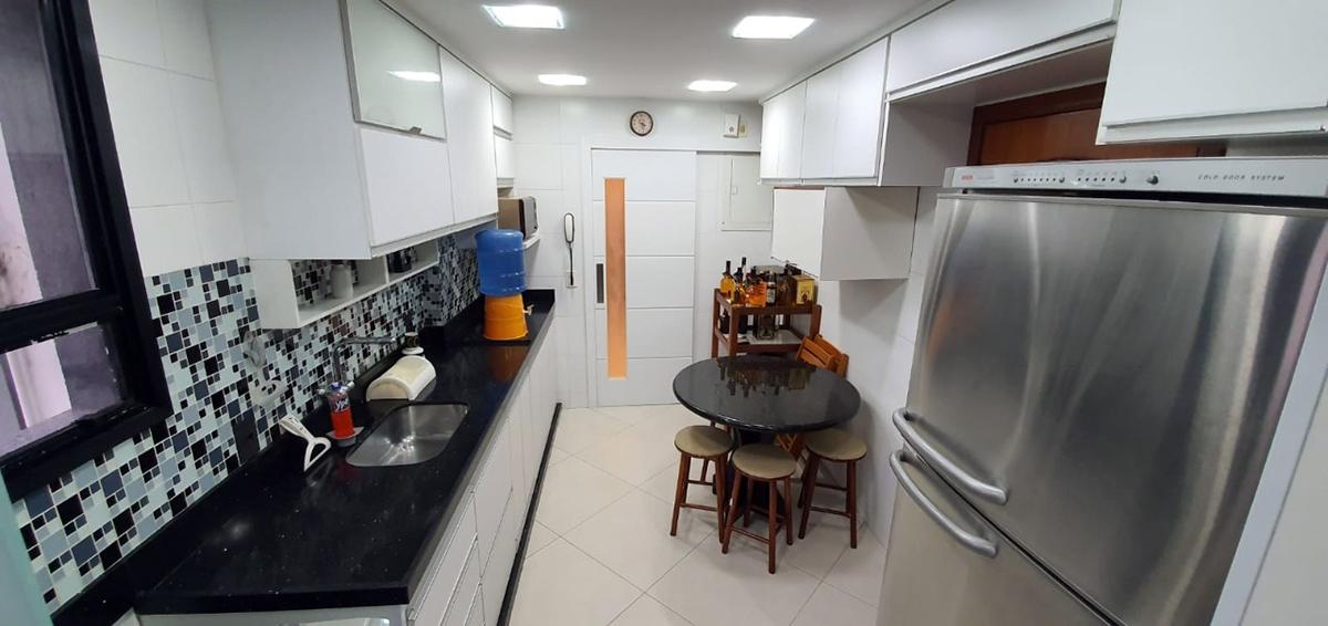 Apartamento à venda com 3 quartos, 160m² - Foto 7