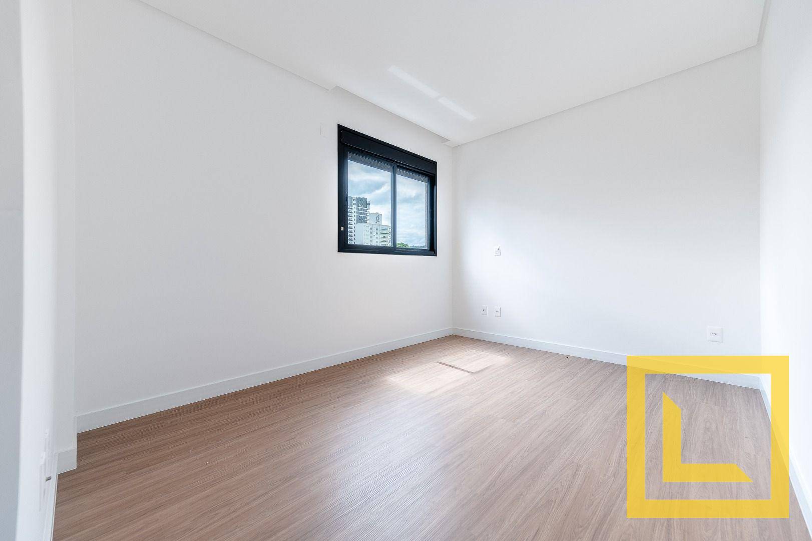 Apartamento à venda com 4 quartos, 218m² - Foto 11