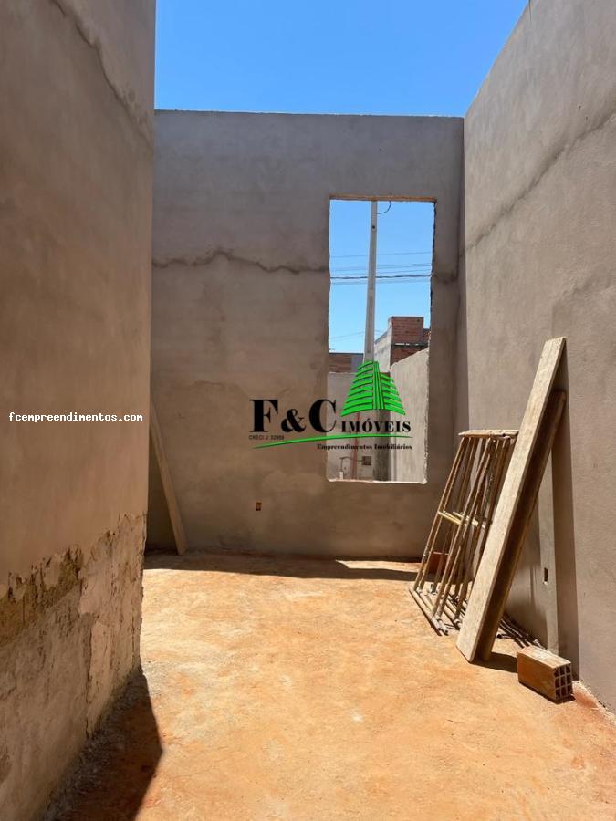 Casa à venda com 2 quartos, 200m² - Foto 5