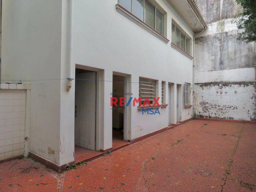 Casa para alugar com 4 quartos, 360m² - Foto 22