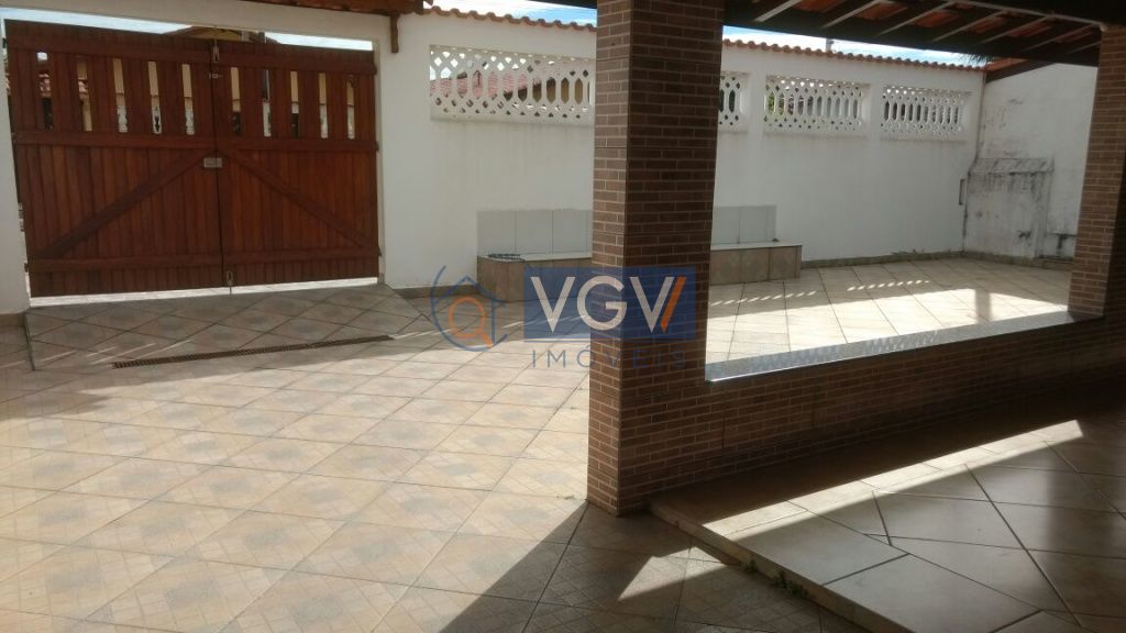 Casa à venda com 2 quartos, 250m² - Foto 2