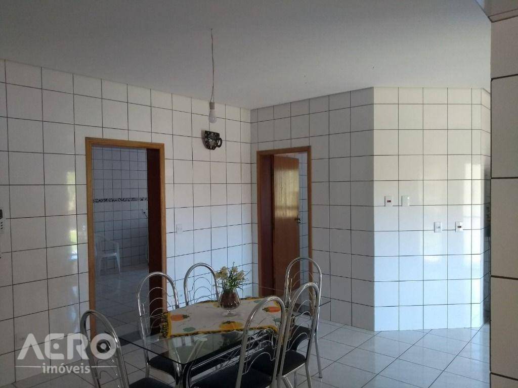 Chácara à venda com 8 quartos, 1000m² - Foto 24