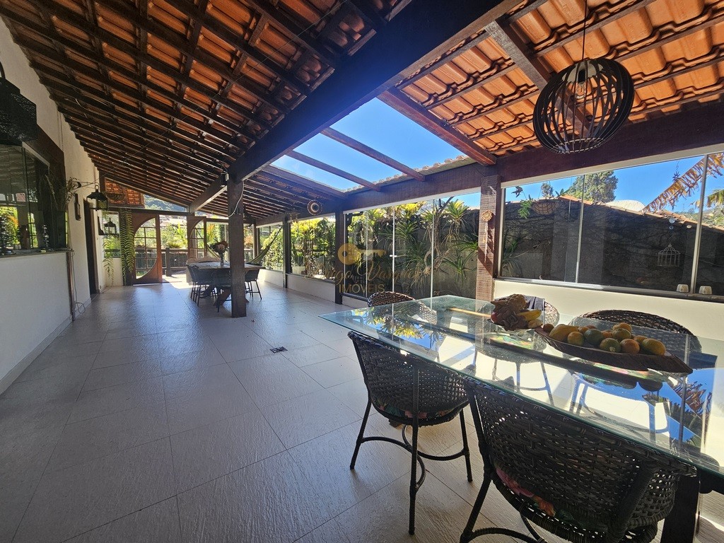 Casa à venda com 5 quartos, 271m² - Foto 13