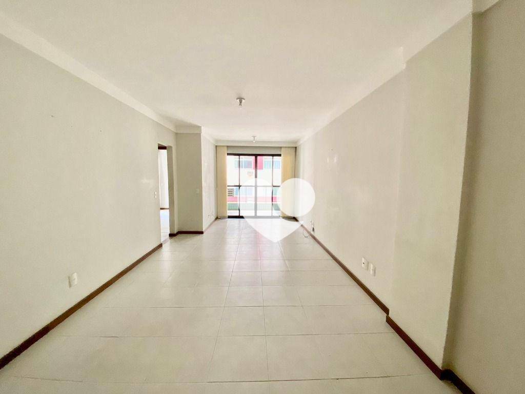 Apartamento à venda com 3 quartos, 100m² - Foto 2