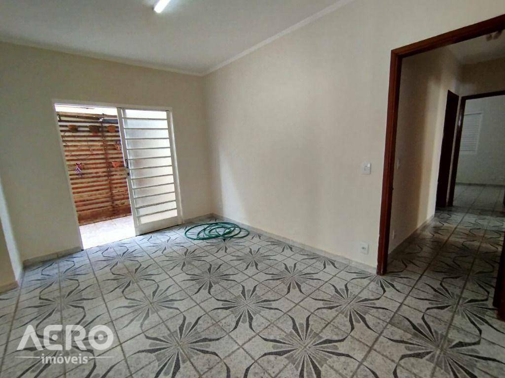 Casa para alugar com 3 quartos, 200m² - Foto 3
