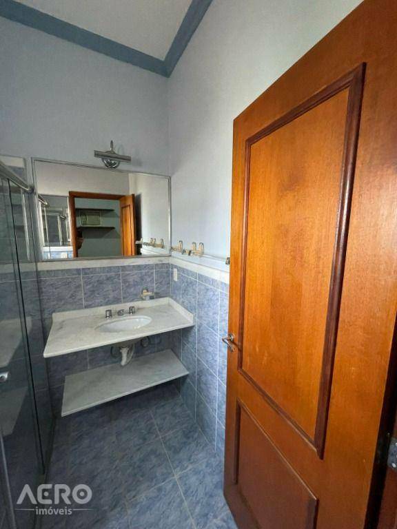 Casa de Condomínio para alugar com 4 quartos, 410m² - Foto 25