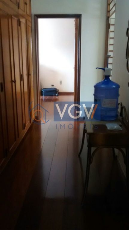 Casa à venda com 4 quartos, 300m² - Foto 10