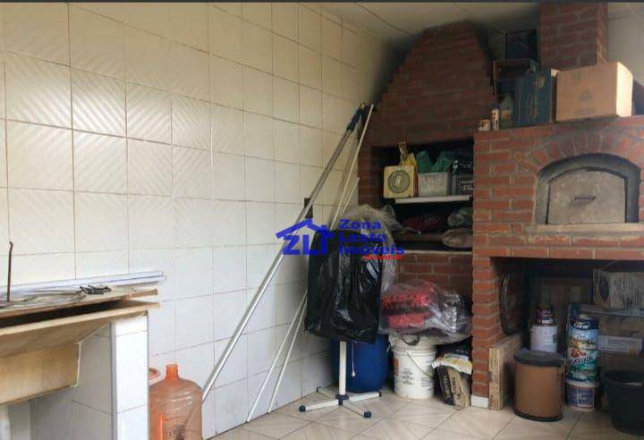 Sobrado à venda com 3 quartos, 180m² - Foto 4