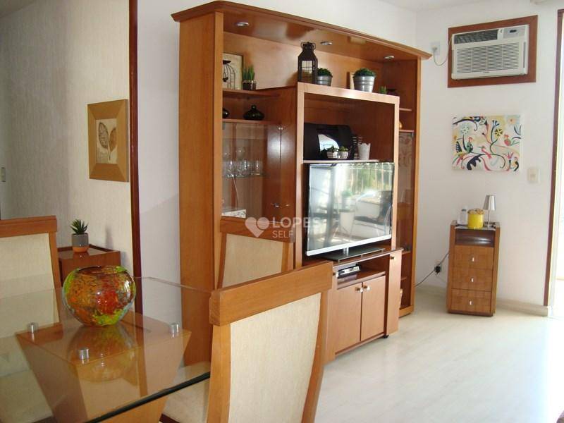 Apartamento à venda com 2 quartos, 73m² - Foto 1