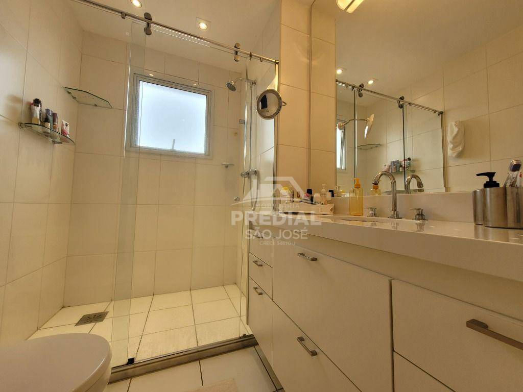 Apartamento à venda com 3 quartos, 144m² - Foto 13